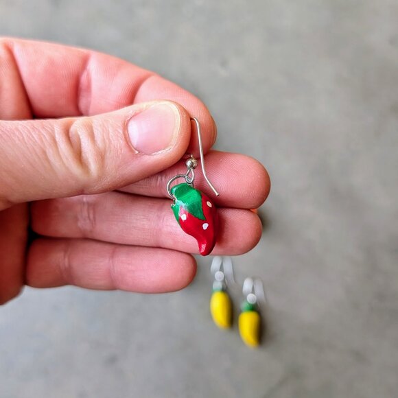 Vintage Wooden Fruit Earrings Pineapple Orange Grape Strawberry Banana Set Of 5 - Picture 8 of 11